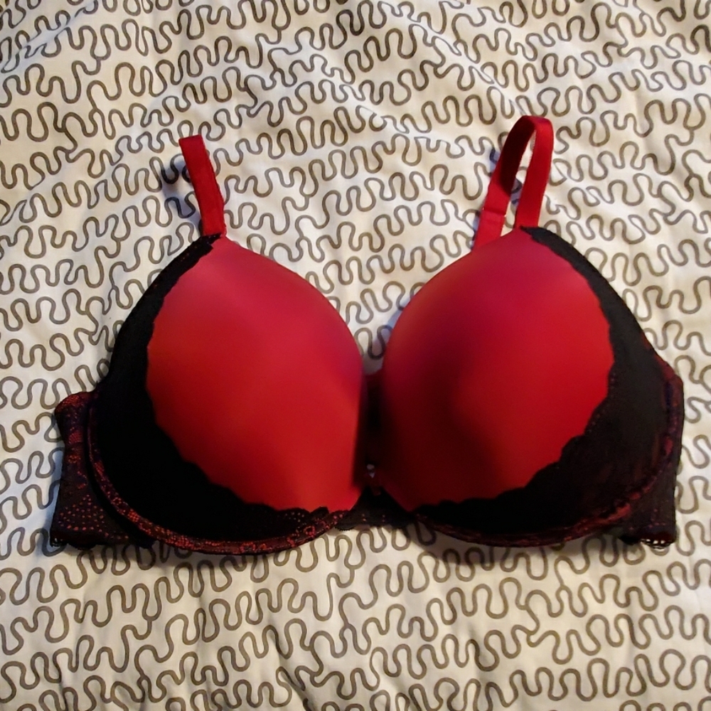 Torrid 48DDD PushUp Plunge Bra Red with Black lace